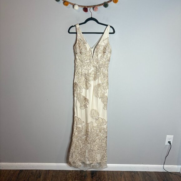 Soieblu Dresses & Skirts - Soieblu cream and gold floral applique formal dress
